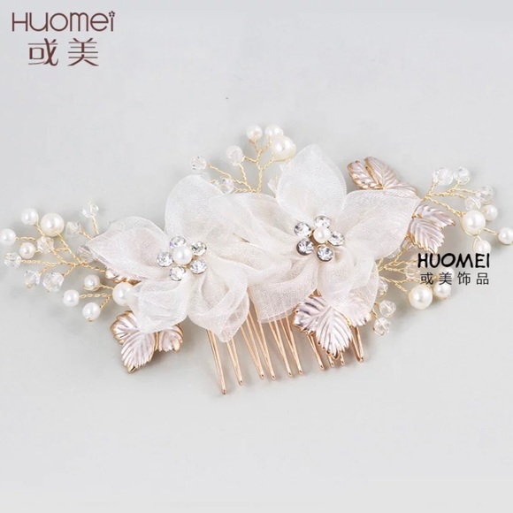 Handmade flower hair comb - Picture 2 of 2
